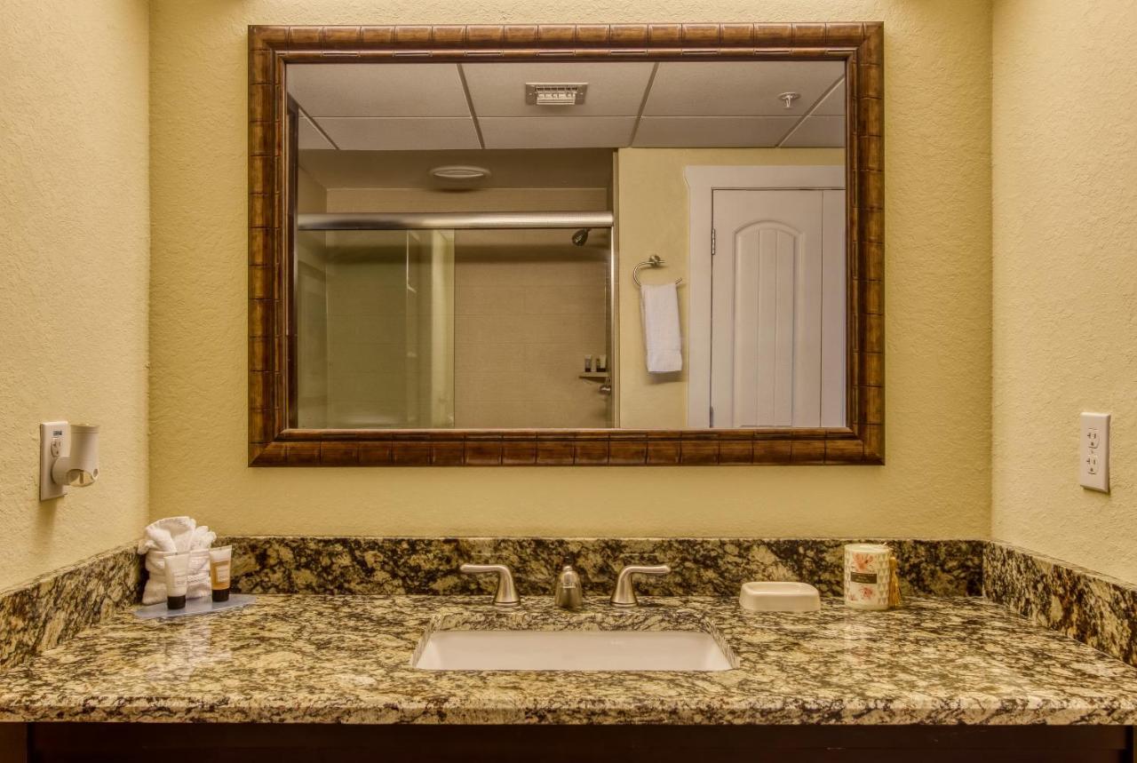 New Hotel Collection Harbourside Indian Rocks Beach Exterior photo